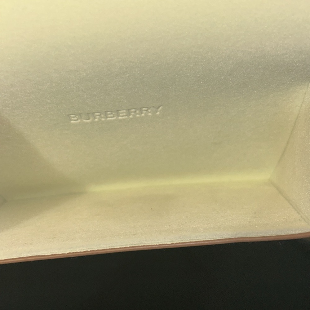Burberry Tan Leather Sunglass Holder - Picture 6 of 7